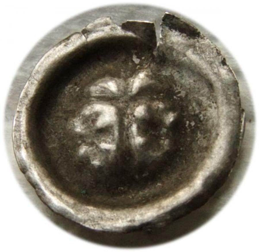 Arcade bractée ornée de croix de l'ordre teutonique